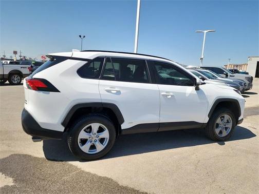 2022 Toyota RAV4 Hybrid XLE