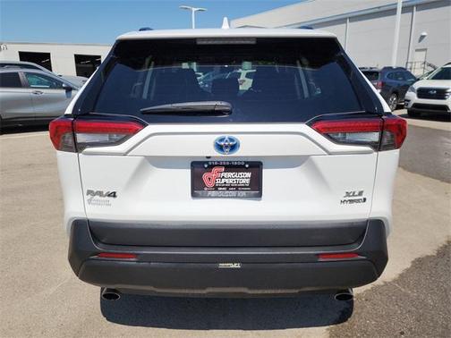 2022 Toyota RAV4 Hybrid XLE