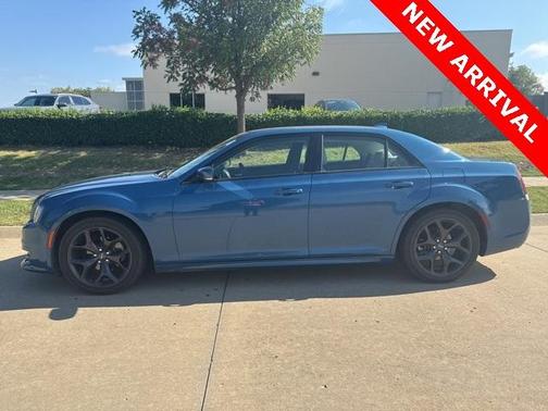 2022 Chrysler 300 Touring L