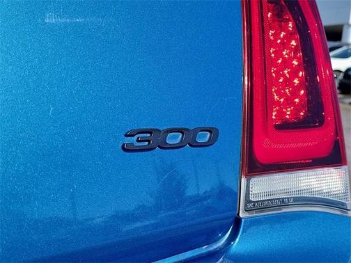 2022 Chrysler 300 Touring L