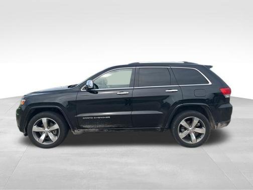 Brilliant Black Crystal Pearlcoat 2014 Jeep Grand Cherokee Overland