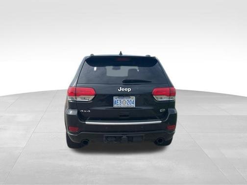 Brilliant Black Crystal Pearlcoat 2014 Jeep Grand Cherokee Overland