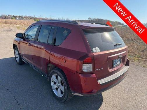 Deep Cherry Red Crystal Pearlcoat 2017 Jeep Compass Latitude
