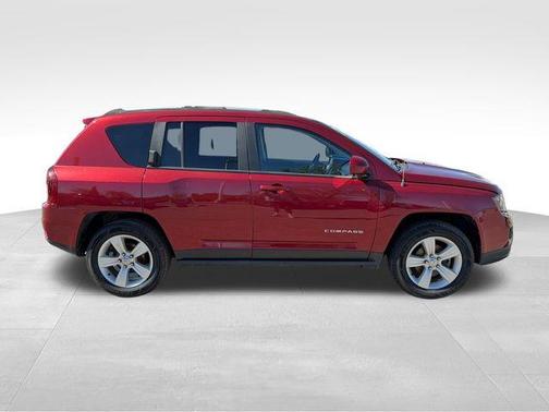 Deep Cherry Red Crystal Pearlcoat 2017 Jeep Compass Latitude