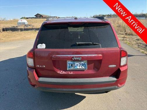 Deep Cherry Red Crystal Pearlcoat 2017 Jeep Compass Latitude