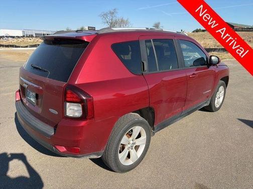 Deep Cherry Red Crystal Pearlcoat 2017 Jeep Compass Latitude