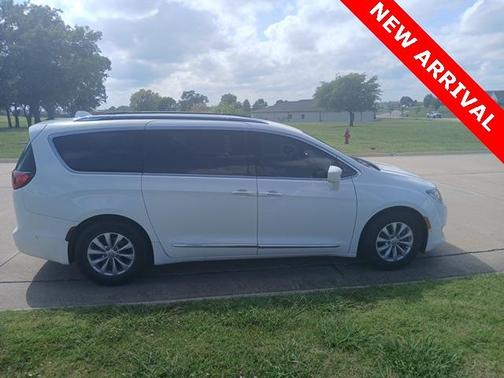 2018 Chrysler Pacifica Touring-L