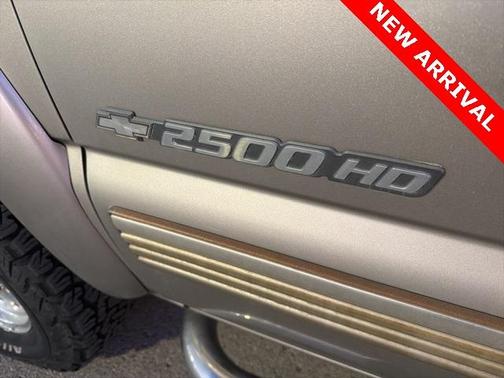 2001 Chevrolet Silverado 2500 LS H/D Crew Cab