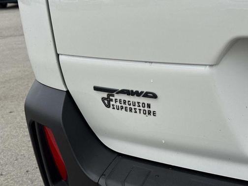 Crystal White Pearl 2026 Subaru Outback Premium