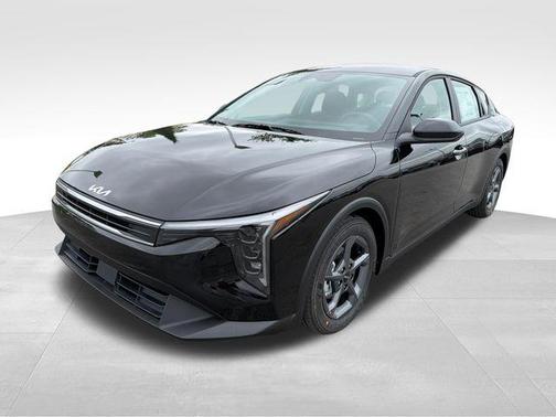 Aurora Black Pearl 2026 Kia K4 LXS