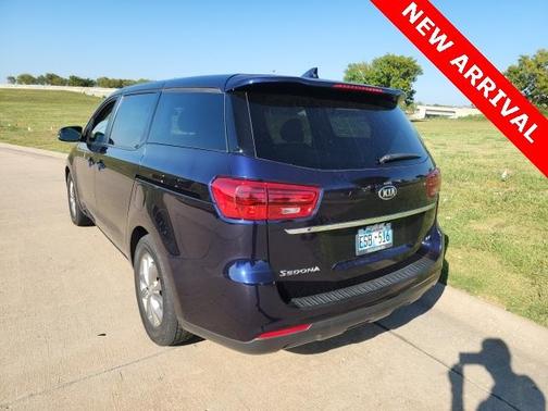 2021 Kia Sedona LX