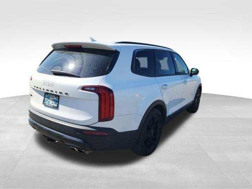 Glacial White Pearl 2022 Kia Telluride SX