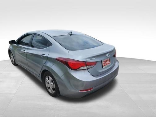 Titanium Gray Metallic 2014 Hyundai ELANTRA SE