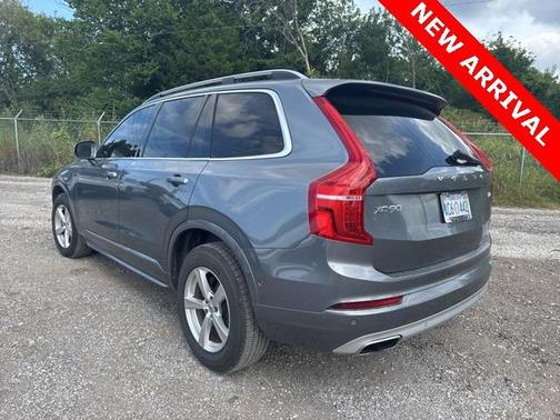 2017 Volvo XC90 T5 Momentum