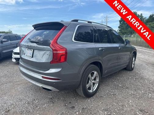 2017 Volvo XC90 T5 Momentum
