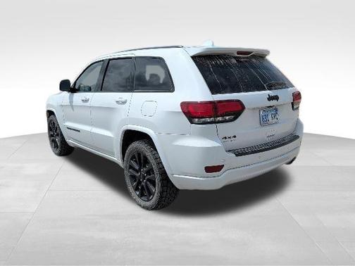 Bright White Clearcoat 2019 Jeep Grand Cherokee Altitude