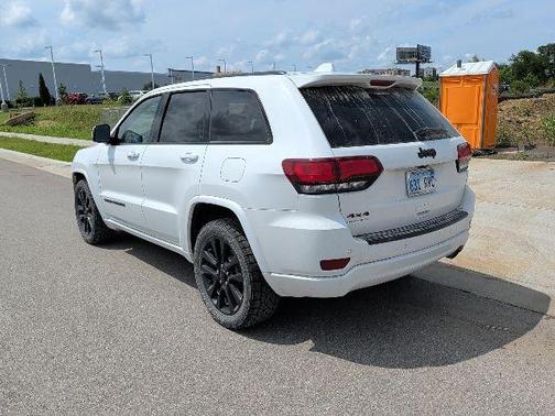 Bright White Clearcoat 2019 Jeep Grand Cherokee Altitude