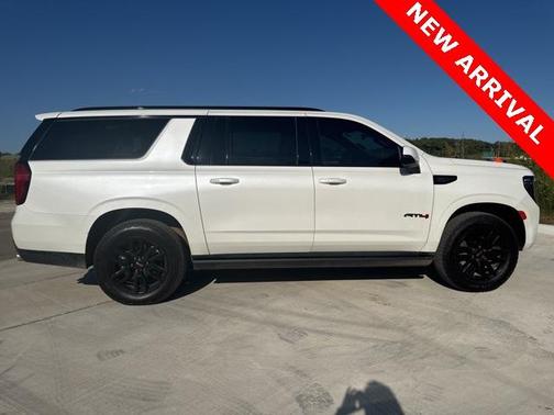 2022 GMC Yukon XL AT4