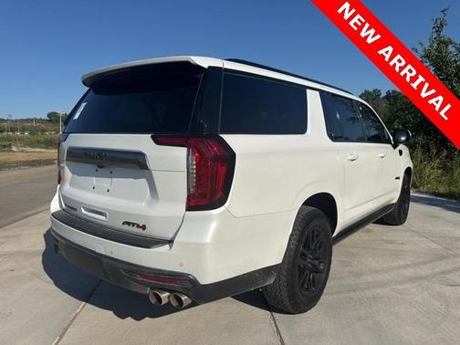 2022 GMC Yukon XL AT4