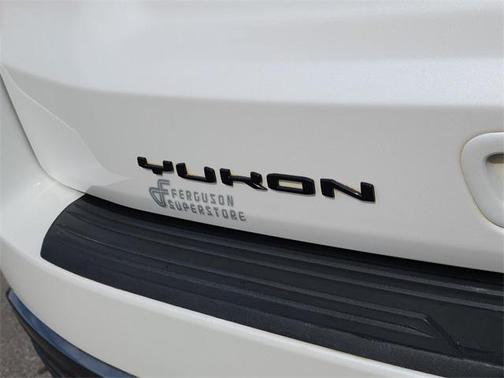 2022 GMC Yukon XL AT4