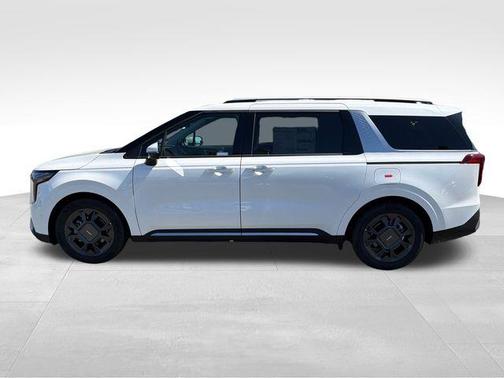 Snow White Pearl 2026 Kia Carnival SX