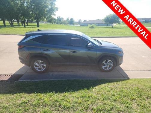 2022 Hyundai TUCSON SE