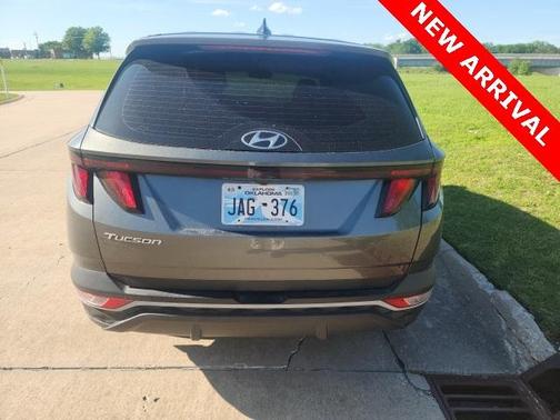 2022 Hyundai TUCSON SE