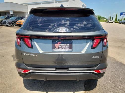 2022 Hyundai TUCSON SE
