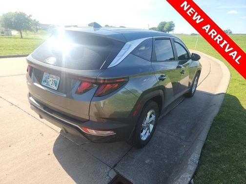 2022 Hyundai TUCSON SE
