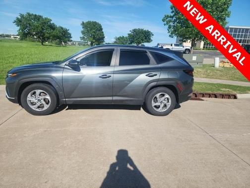 2022 Hyundai TUCSON SE