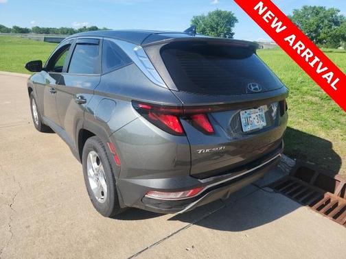 2022 Hyundai TUCSON SE