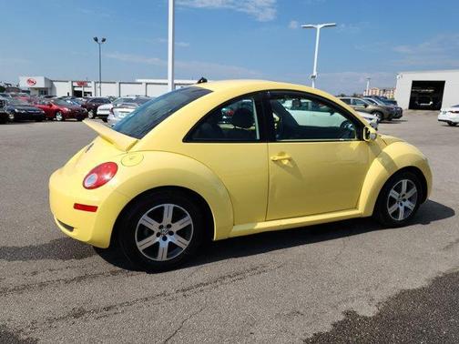 2006 Volkswagen New Beetle 2.5