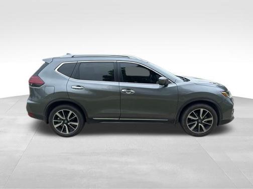 Gun Metallic 2019 Nissan Rogue SL
