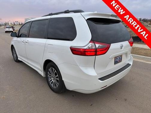 2020 Toyota Sienna XLE Premium