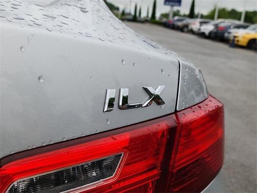 2013 Acura ILX 2.0L w/Premium Package