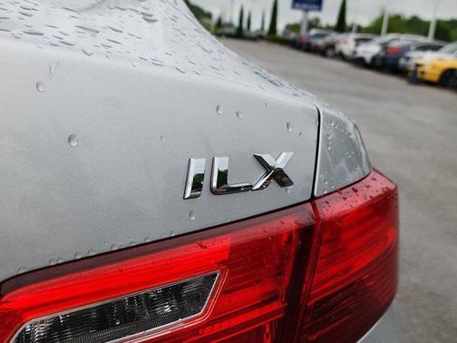 2013 Acura ILX 2.0L w/Premium Package