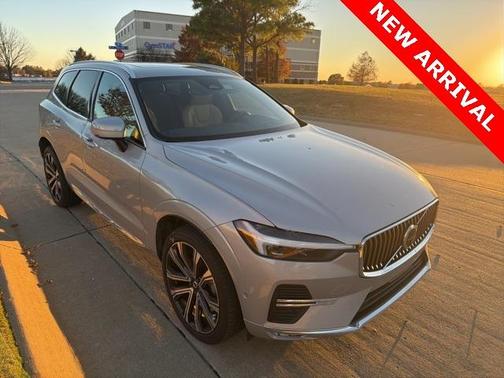 2023 Volvo XC60 B5 Ultimate Bright Theme