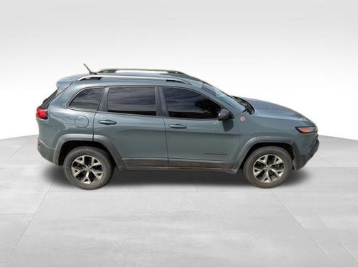 Anvil Clearcoat 2015 Jeep Cherokee Trailhawk