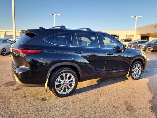 2022 Toyota Highlander Limited