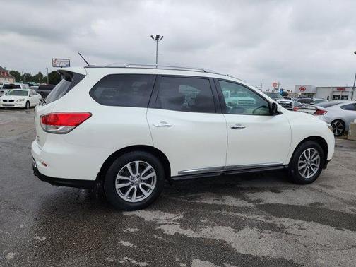 2016 Nissan Pathfinder SL