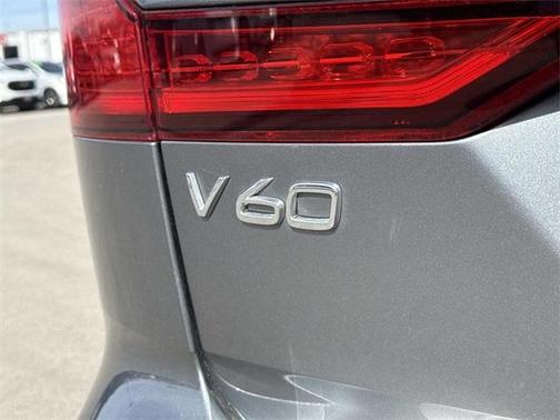 2020 Volvo V60 T5 Momentum