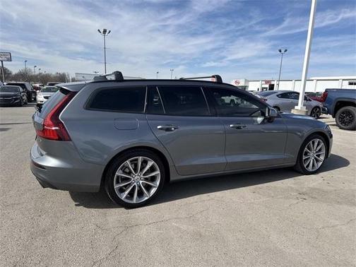 2020 Volvo V60 T5 Momentum
