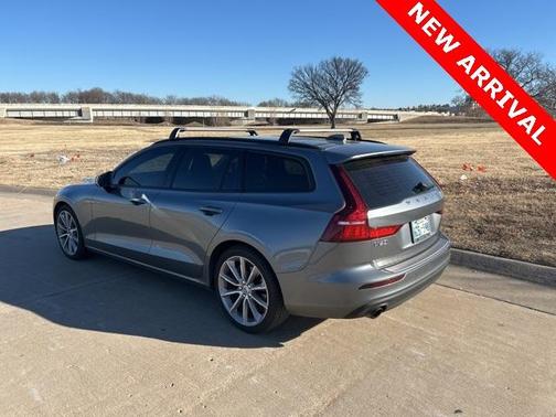 2020 Volvo V60 T5 Momentum