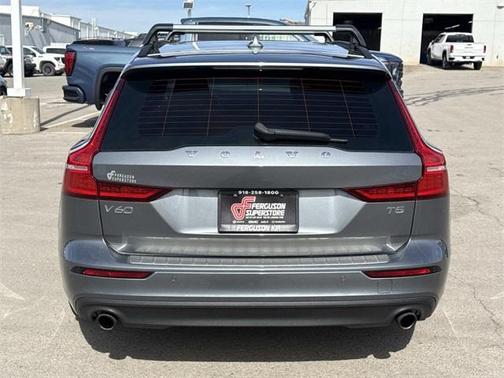 2020 Volvo V60 T5 Momentum
