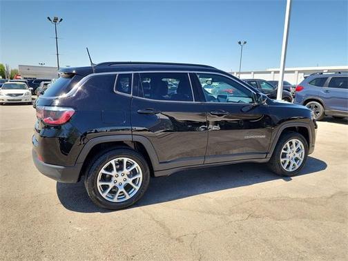 2024 Jeep Compass Latitude Lux