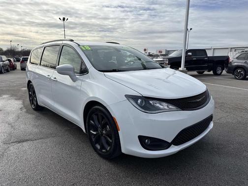 2018 Chrysler Pacifica Touring Plus