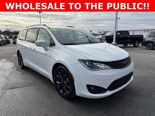 Bright White Clearcoat 2018 Chrysler Pacifica Touring Plus