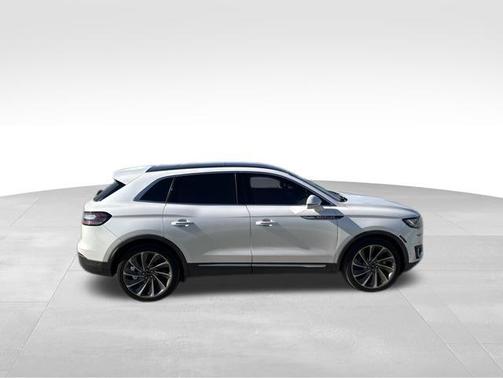 White Platinum Clearcoat Metallic 2019 Lincoln Nautilus Reserve