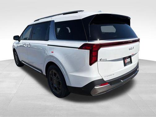 Snow White Pearl 2026 Kia Carnival SX