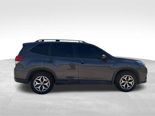 Magnetite Gray Metallic 2023 Subaru Forester Premium